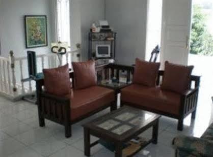 Bangka Bed And Breakfast Jakarta Exterior photo